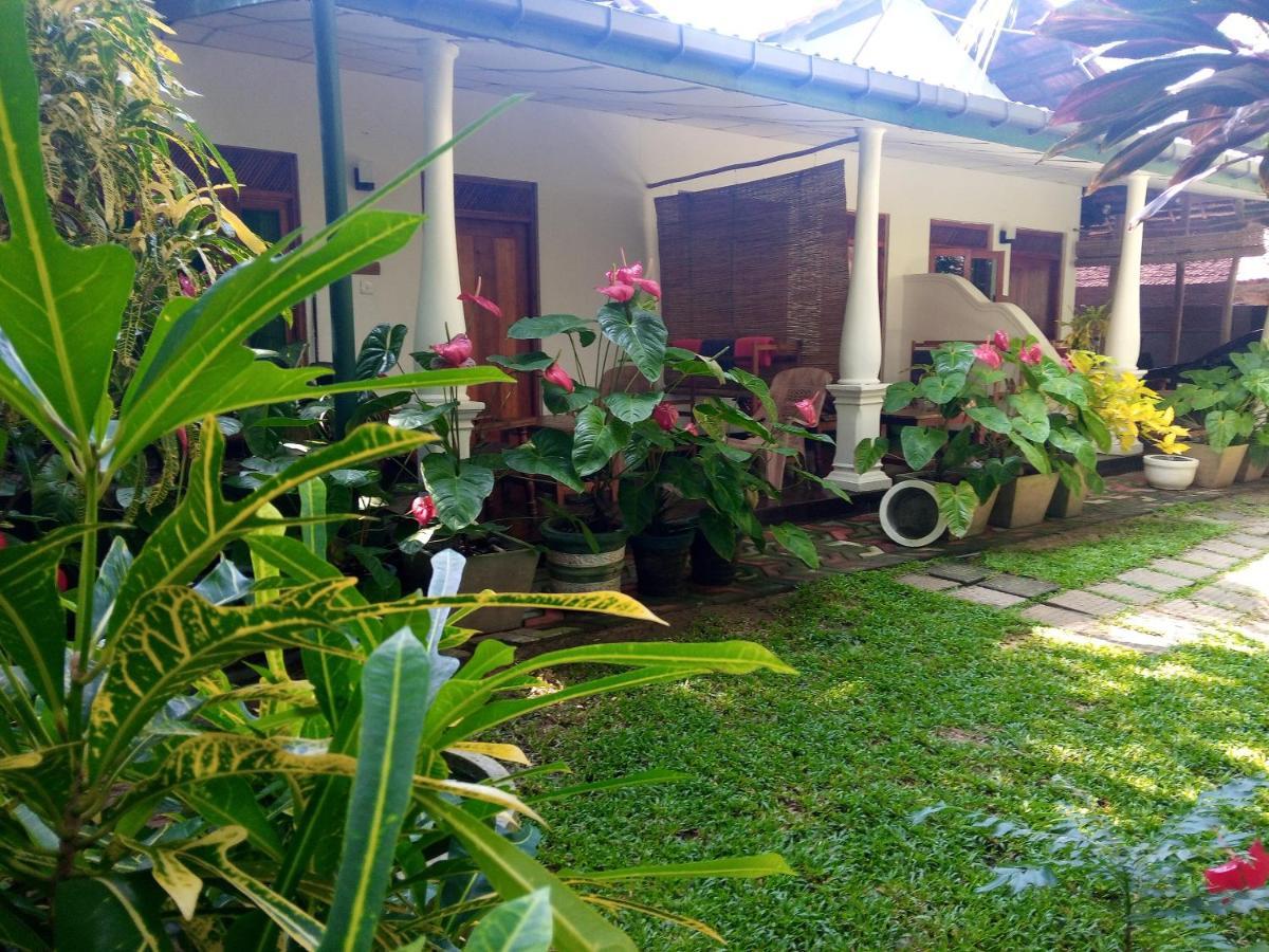 Sansala Guesthouse & Restaurant Tangalle Dış mekan fotoğraf
